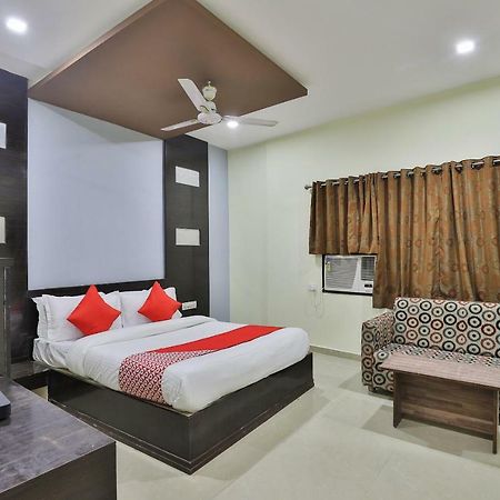 Oyo Flagship 19003 Hotel Rudra Mahal Ahmedabad Luaran gambar