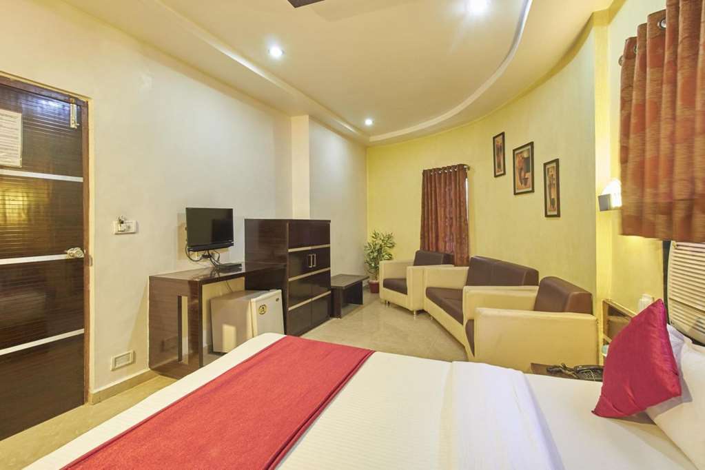 Oyo Flagship 19003 Hotel Rudra Mahal Ahmedabad Bilik gambar