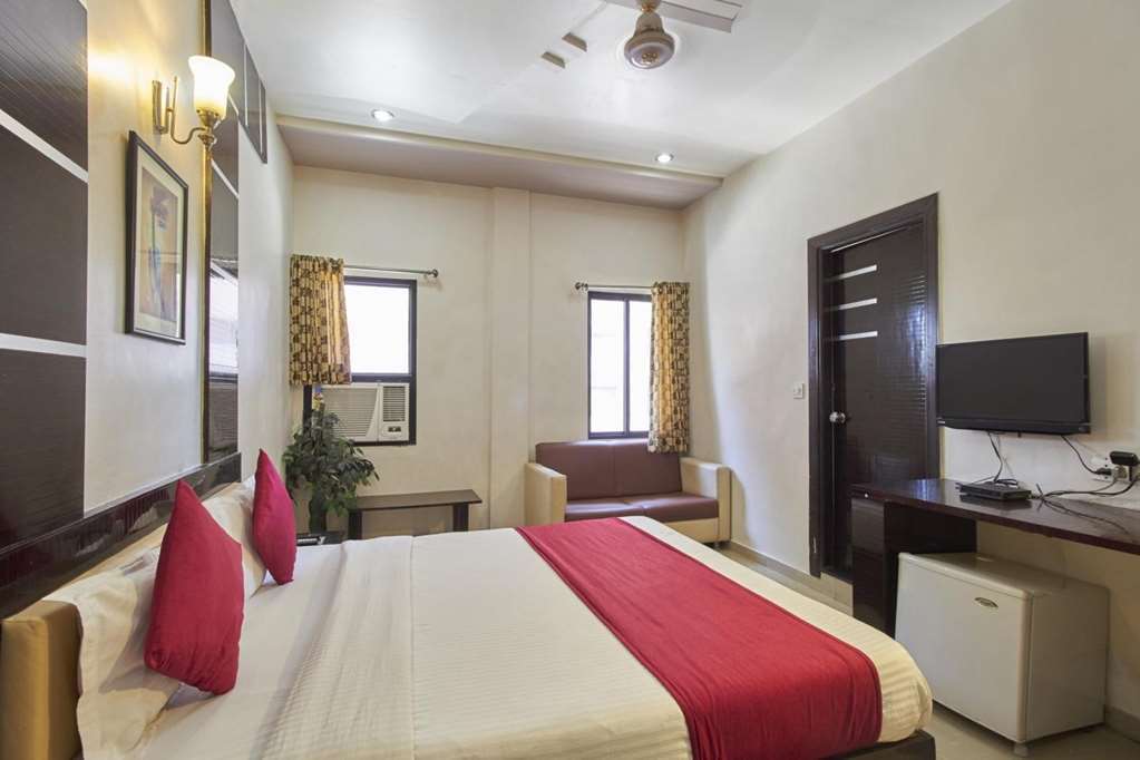 Oyo Flagship 19003 Hotel Rudra Mahal Ahmedabad Bilik gambar