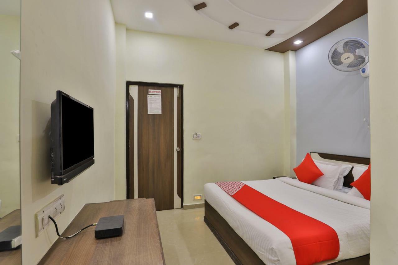Oyo Flagship 19003 Hotel Rudra Mahal Ahmedabad Luaran gambar