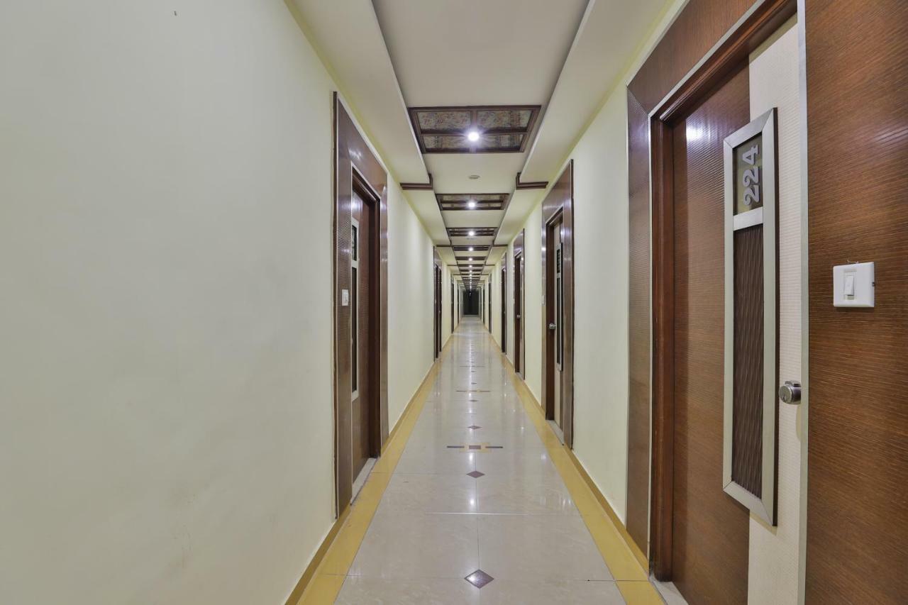 Oyo Flagship 19003 Hotel Rudra Mahal Ahmedabad Luaran gambar