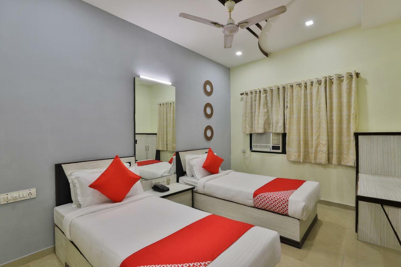 Oyo Flagship 19003 Hotel Rudra Mahal Ahmedabad Luaran gambar