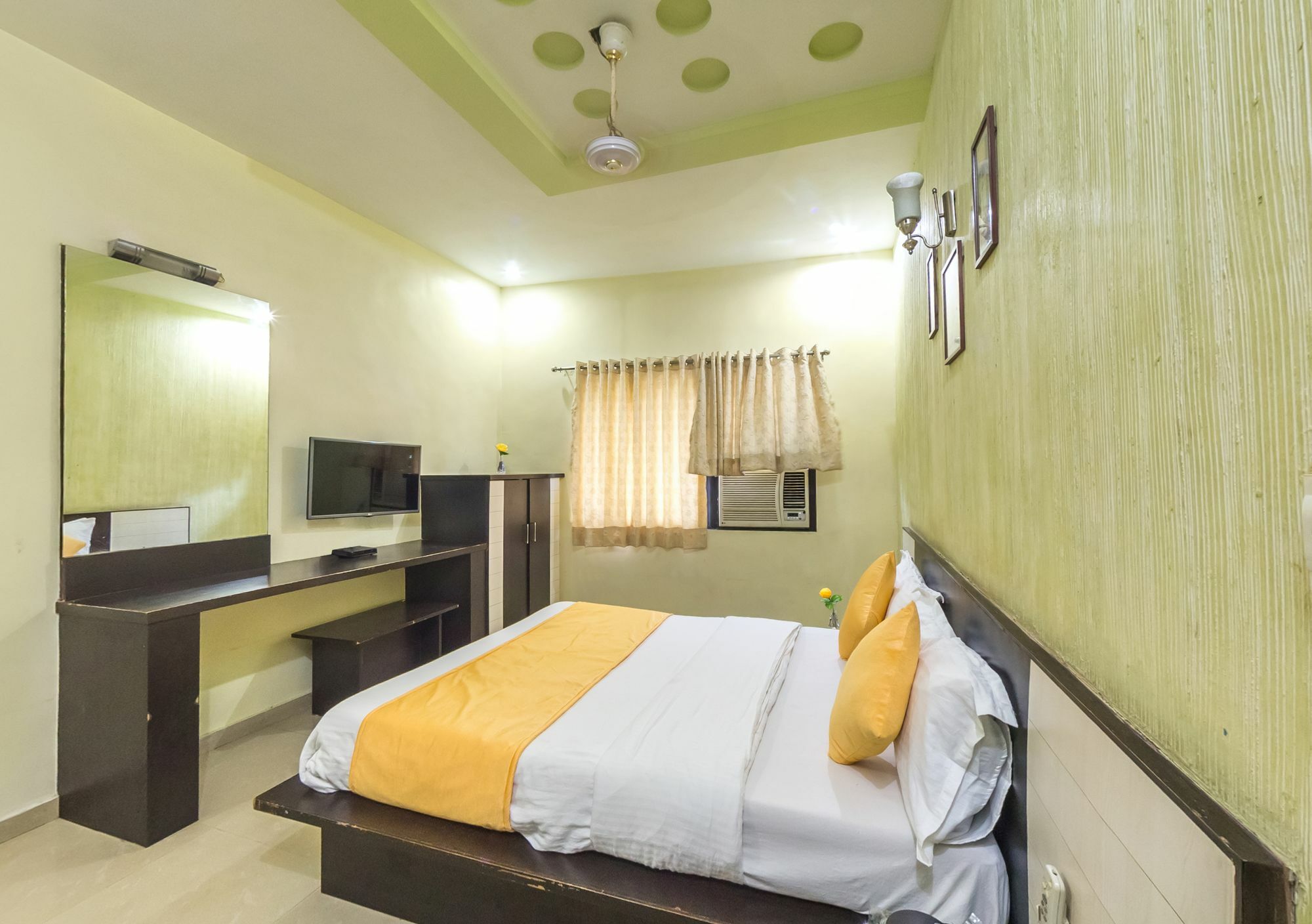 Oyo Flagship 19003 Hotel Rudra Mahal Ahmedabad Luaran gambar