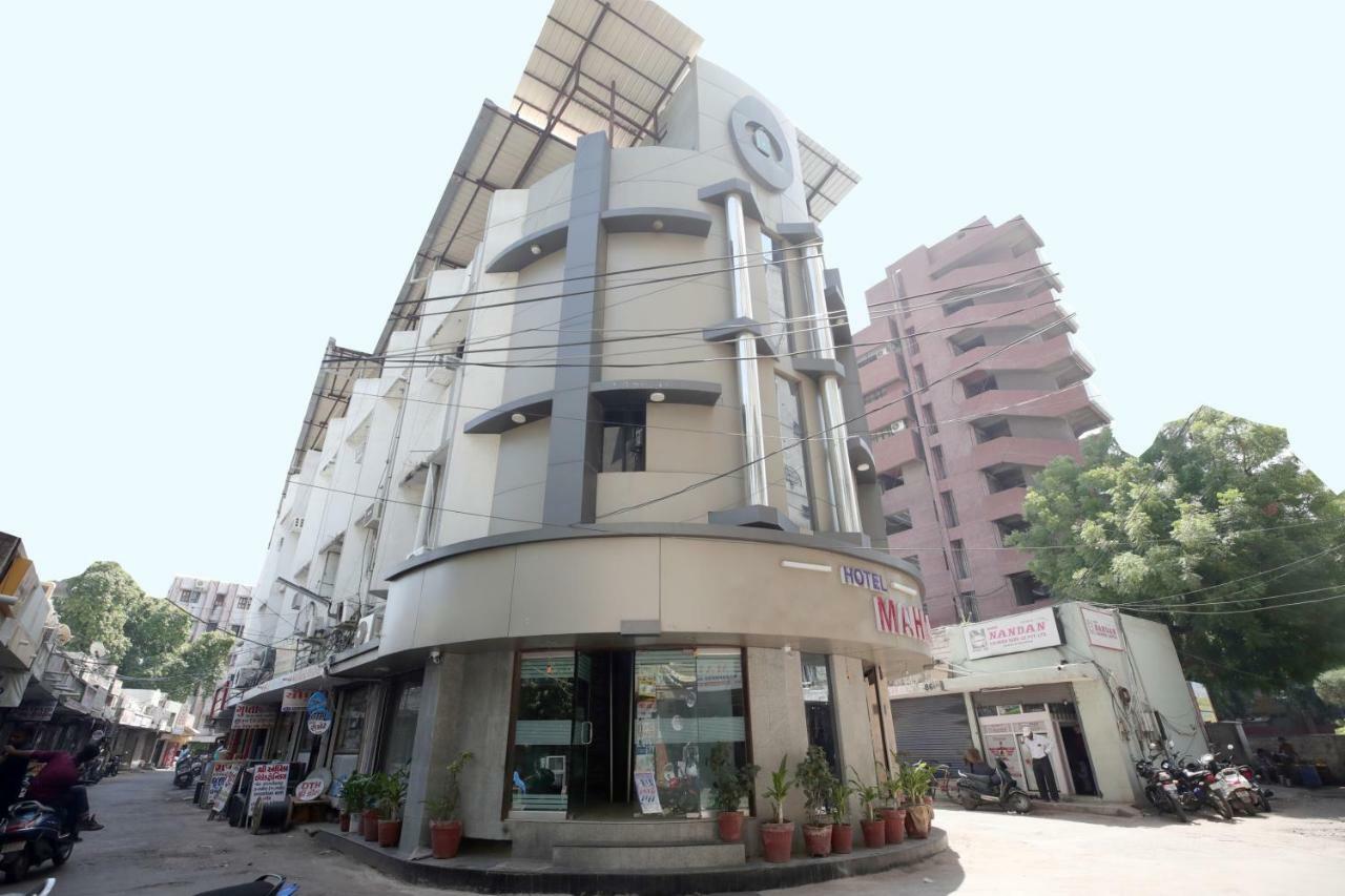 Oyo Flagship 19003 Hotel Rudra Mahal Ahmedabad Luaran gambar