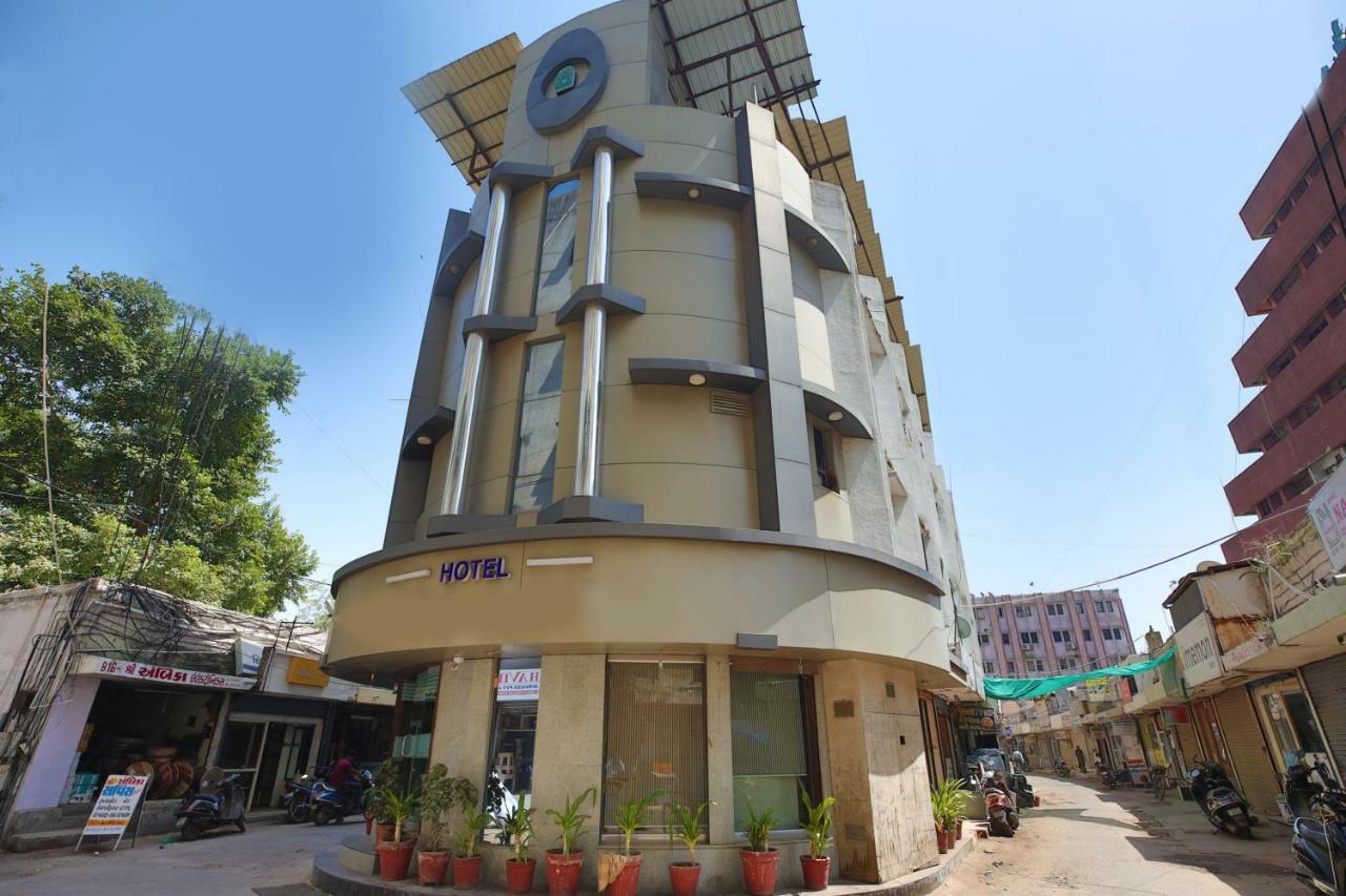 Oyo Flagship 19003 Hotel Rudra Mahal Ahmedabad Luaran gambar