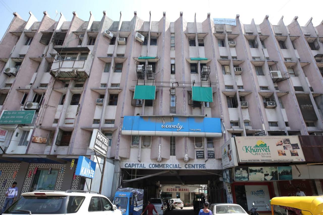 Oyo Flagship 19003 Hotel Rudra Mahal Ahmedabad Luaran gambar