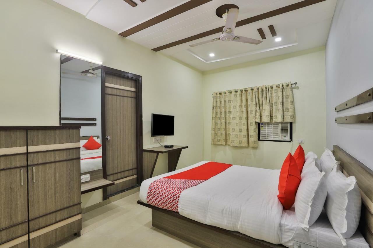 Oyo Flagship 19003 Hotel Rudra Mahal Ahmedabad Luaran gambar