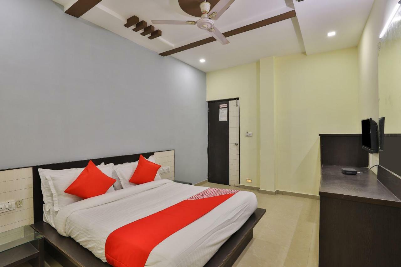 Oyo Flagship 19003 Hotel Rudra Mahal Ahmedabad Luaran gambar
