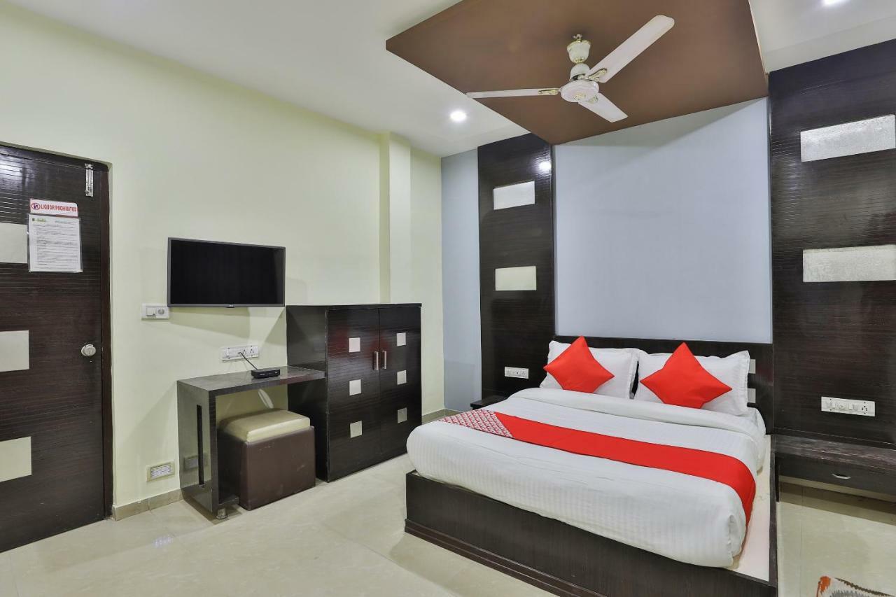 Oyo Flagship 19003 Hotel Rudra Mahal Ahmedabad Luaran gambar