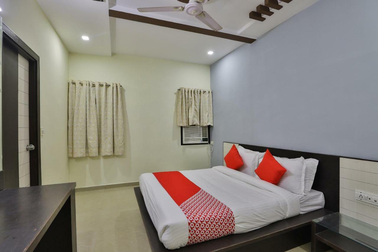 Oyo Flagship 19003 Hotel Rudra Mahal Ahmedabad Luaran gambar
