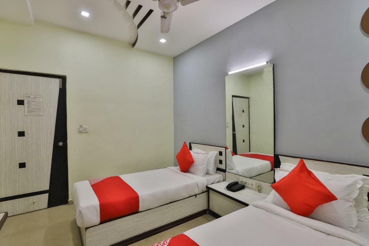 Oyo Flagship 19003 Hotel Rudra Mahal Ahmedabad Luaran gambar
