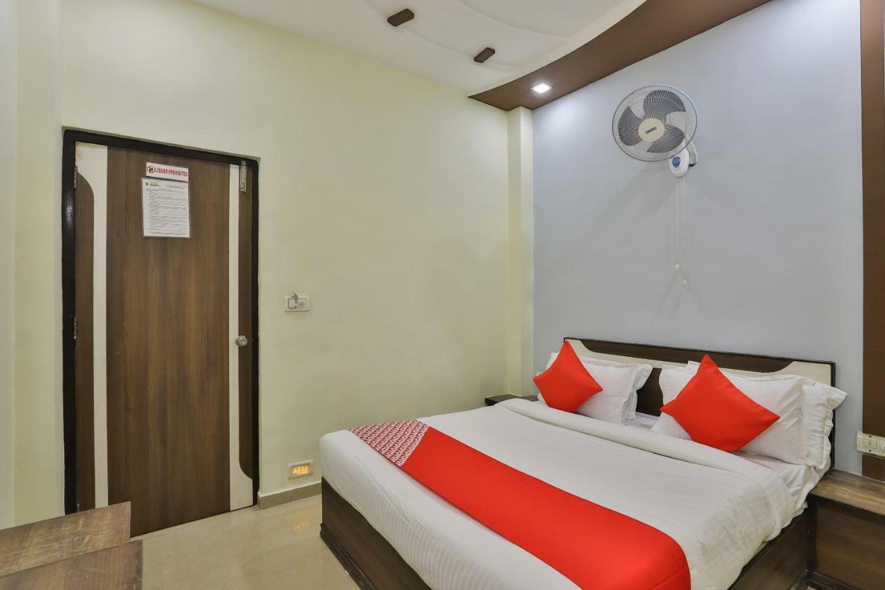 Oyo Flagship 19003 Hotel Rudra Mahal Ahmedabad Luaran gambar