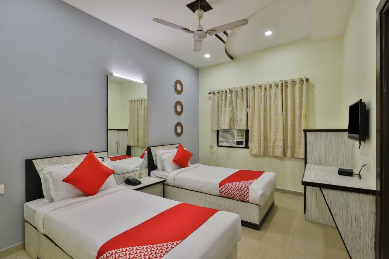 Oyo Flagship 19003 Hotel Rudra Mahal Ahmedabad Luaran gambar