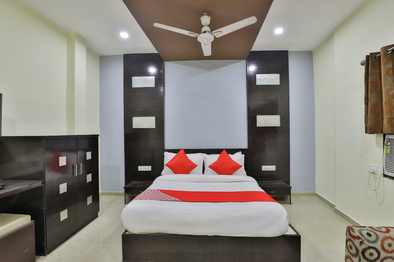 Oyo Flagship 19003 Hotel Rudra Mahal Ahmedabad Luaran gambar